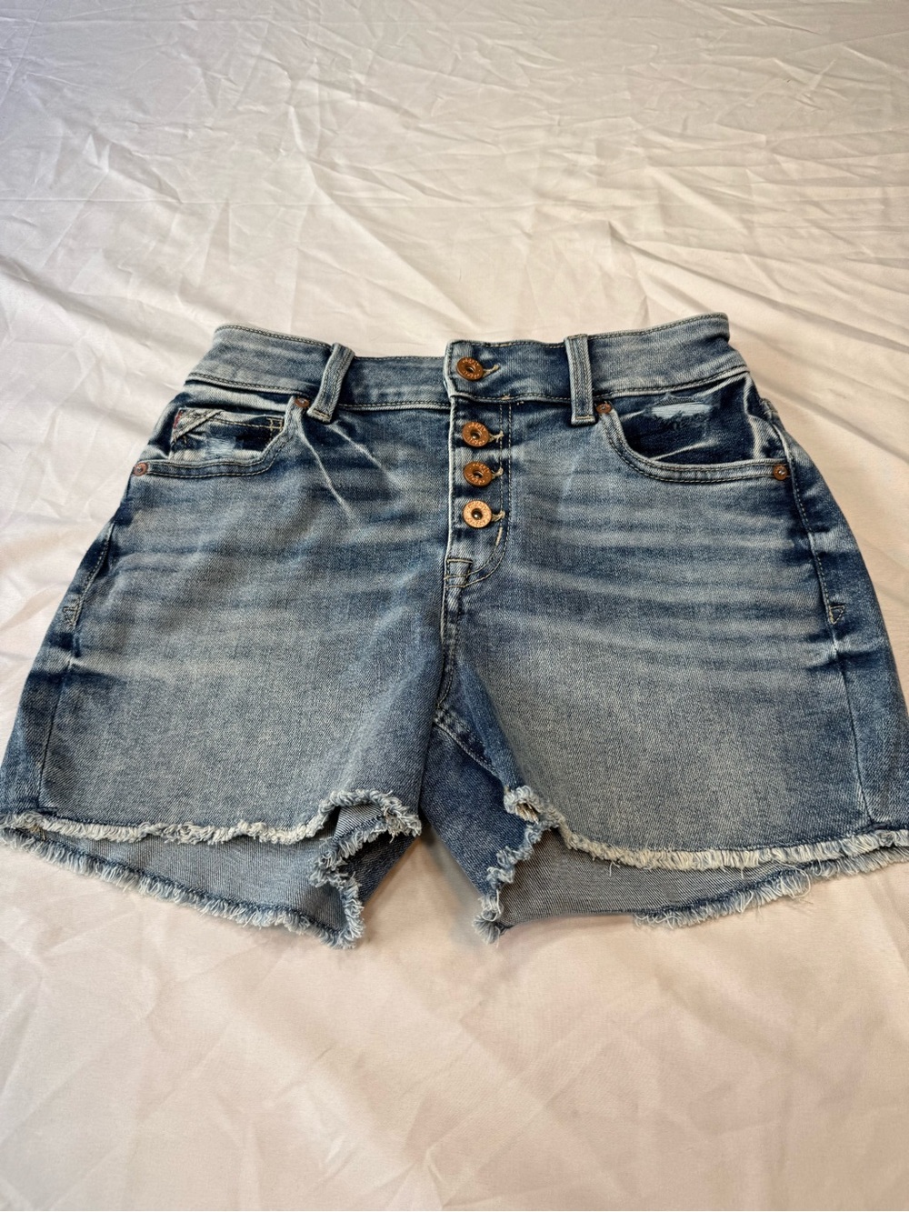 edge Washed Light Blue Button-Fly Frayed Hem Denim Shorts